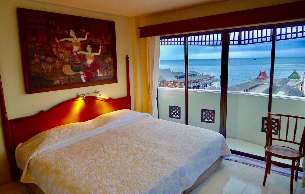 Fulay Hotel Hua Hin Exterior photo